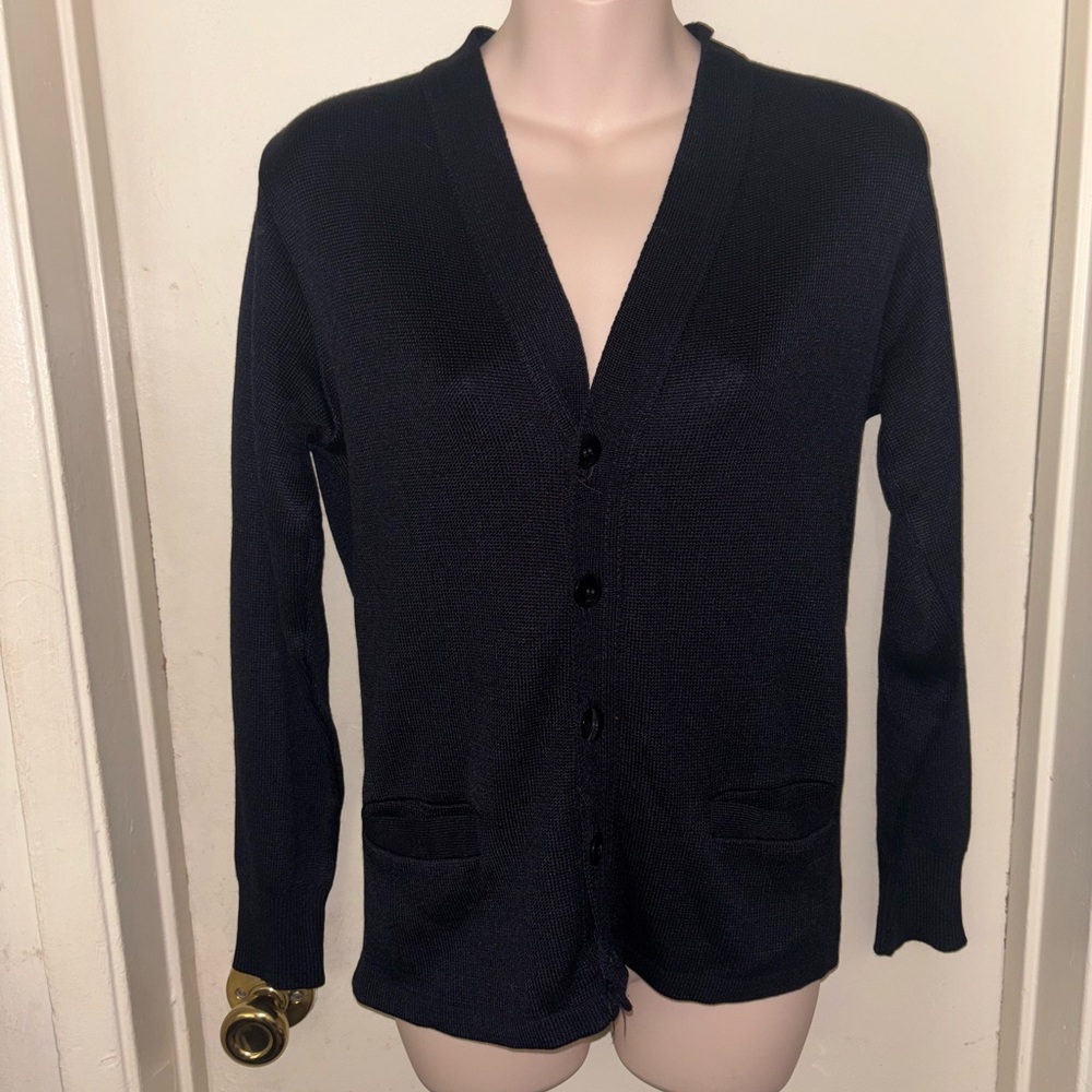 Mills. Women’s Black Sweater. Size L